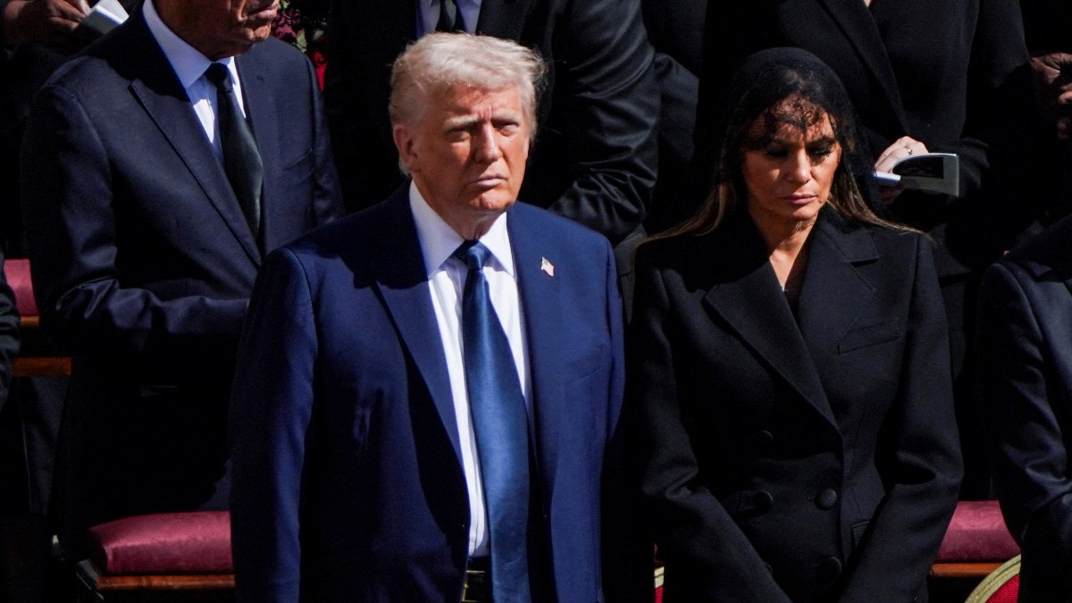 Papa’nın cenazesinde Melania Trump’ın tavrı dikkat çekti