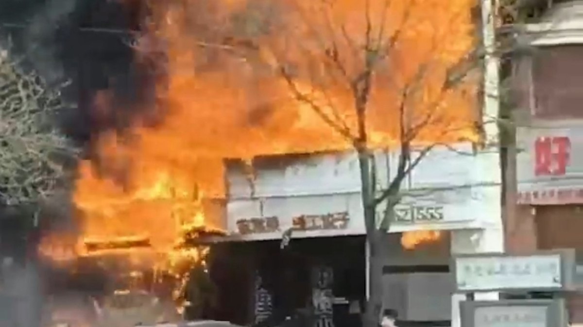SON DAKİKA! Çin’de restoran yangını: 22 ölü